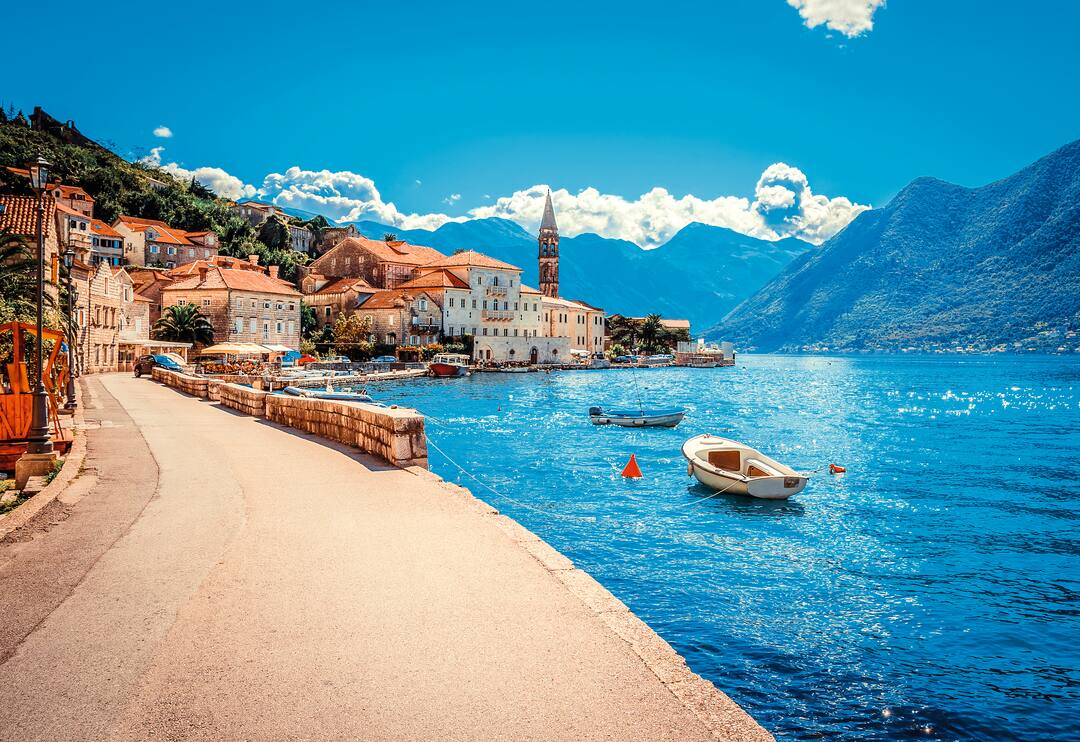 Bereit für den Flug ins Land Montenegro?