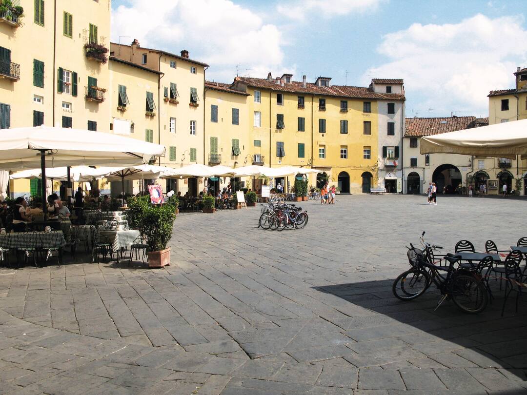 Piazza Anfiteatro, Lucca, Tuscany