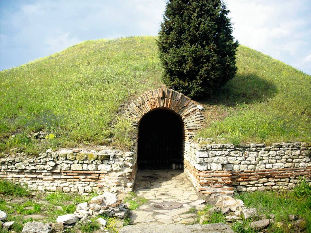 Thracian Tomb, Pomorie, Bulgaria