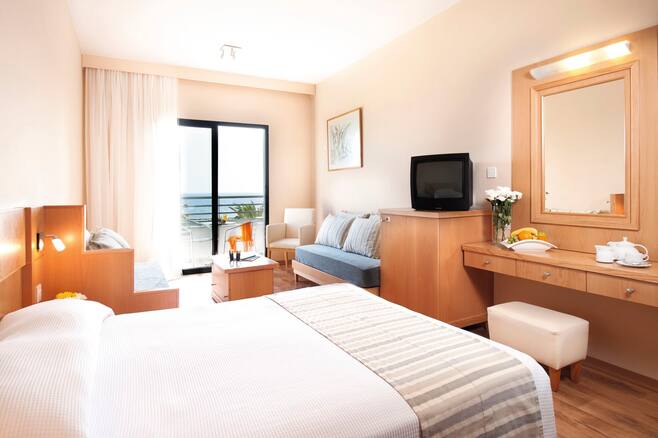 Hotel Louis Phaethon Beach Club In Paphos Thomson Now Tui