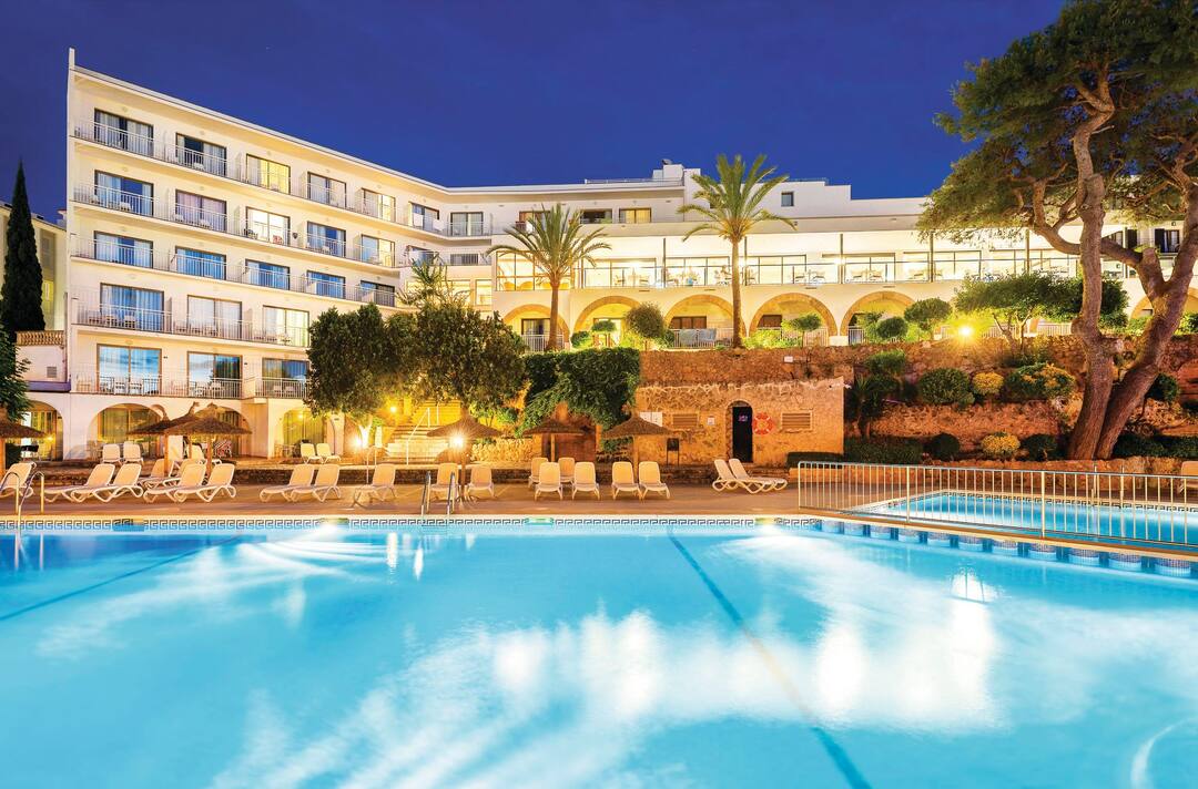 Casablanca Hotel Apartments In Santa Ponsa Tui Co Uk