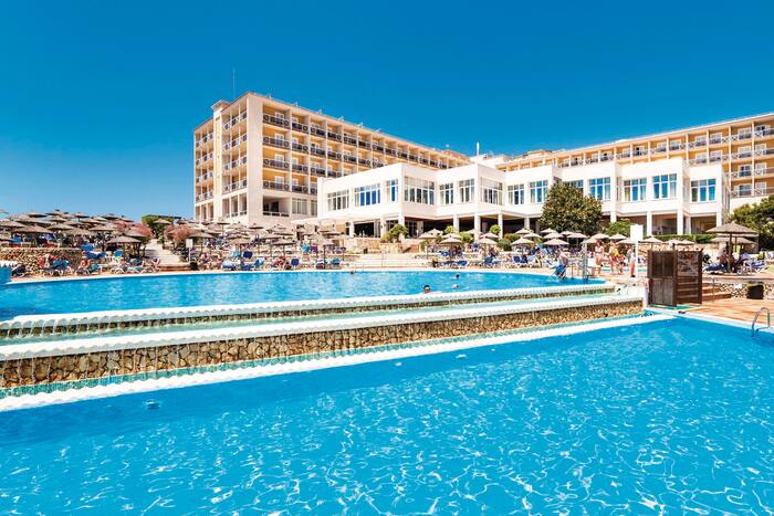 Globales Almirante Farragut Hotel in Cala'n Forcat ...