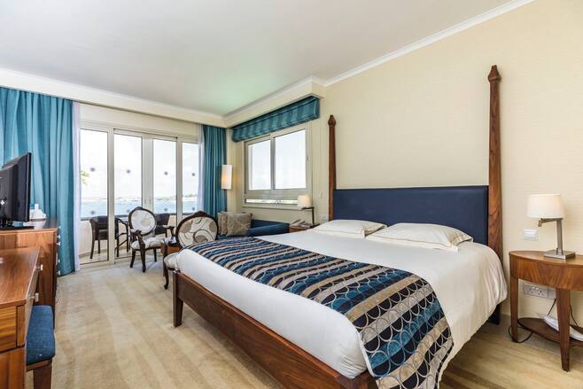 Alexander The Great Beach Hotel In Paphos Tui Co Uk