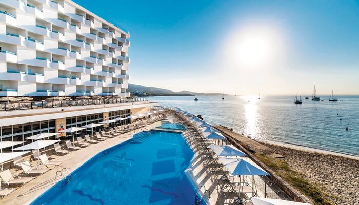 Globales Santa Lucia in Palma Nova  FirstChoice.co.uk