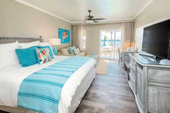 Sea Breeze Beach House by Ocean Hotels in Maxwell | TUI.co.uk