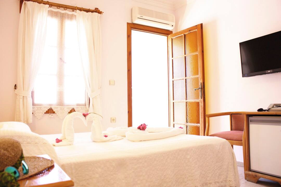 Toloman Hotel In Bitez Tui Co Uk