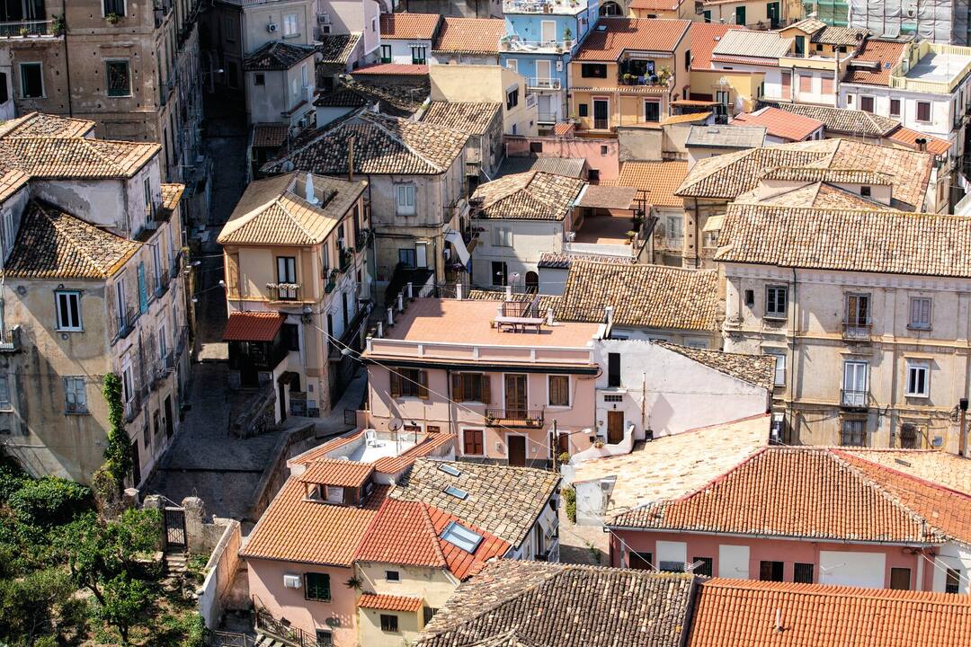 Narrow winding streets