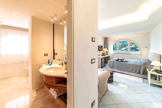 Club Hotel Baja Sardinia in Baia Sardinia | TUI.co.uk