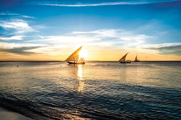 https://content.tui.co.uk/adamtui/2020_2/28_9/98c1294b-ed31-4a1a-8b4e-ab6f0095b3ba/shutterstock_1292364337WebOriginalCompressed.jpg?fit=thumb&fm=jpg&h=394&i10c=img.resize%28width%3A1080%29%3Bimg.crop%28width%3A1080%2Cheight%3A608%29&q=70&w=782