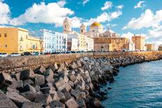 The promenade and Torre Tavira, Cadiz