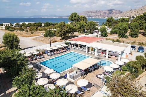 Amfitriti Hotel and Studios