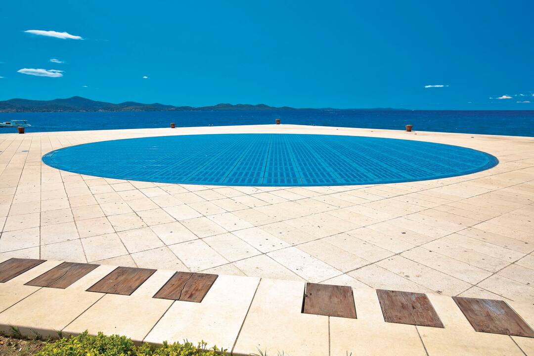 Zadar solar powered tourist installation