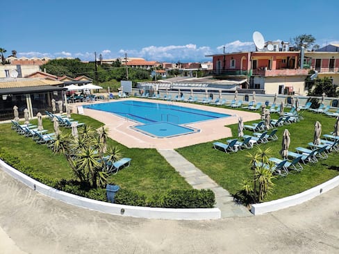 Tondoris Studios and Apartments