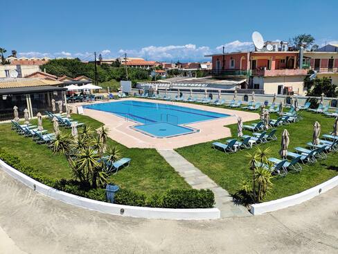 Tondoris Studios and Apartments