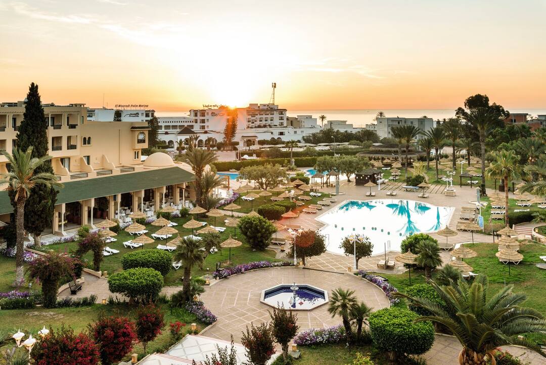 Overview of pool area