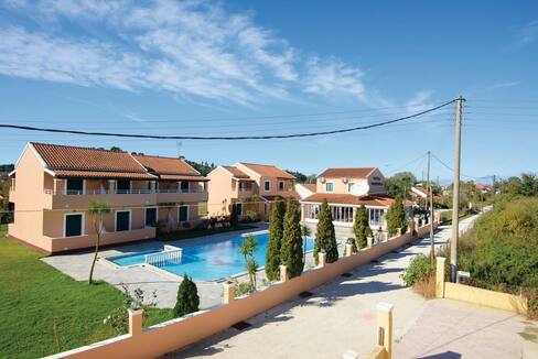 Theodosia Studios & Apartments