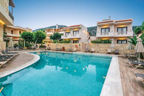 Cactus Beach Hotel in Stalis | TUI.co.uk