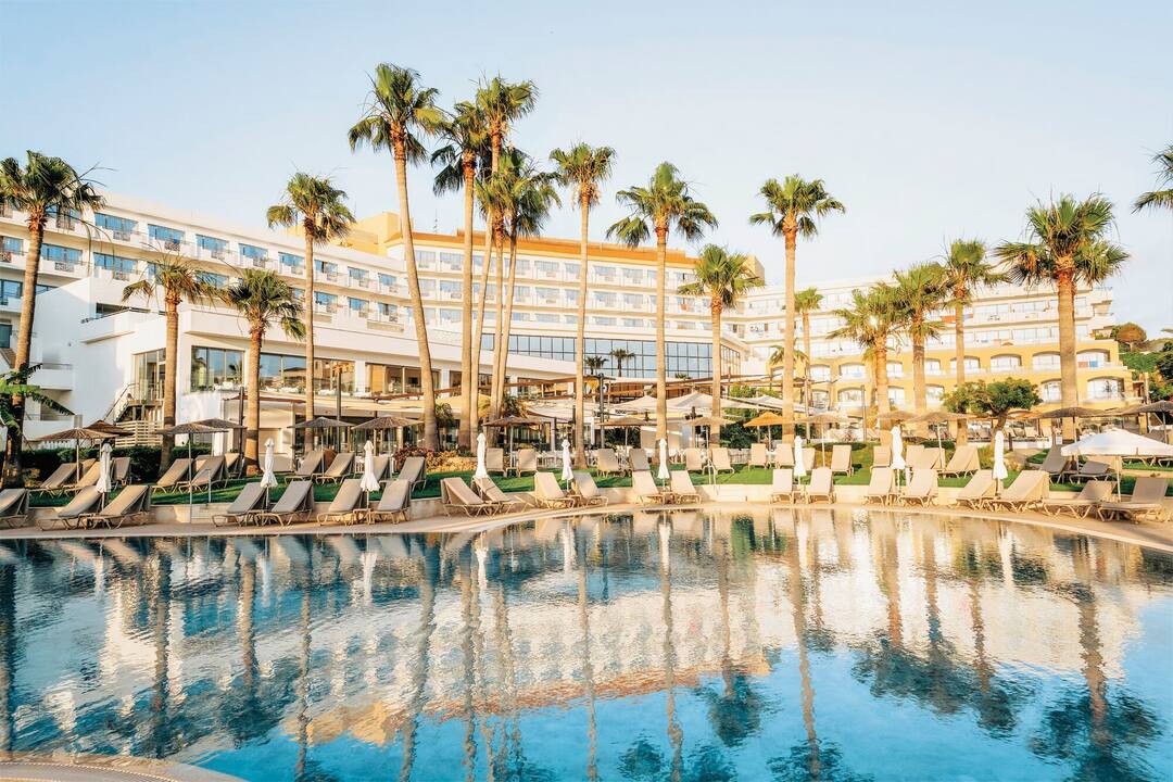 St George Beach Hotel & Spa Resort