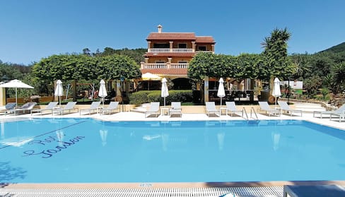 Rose Garden Studios and Apartments