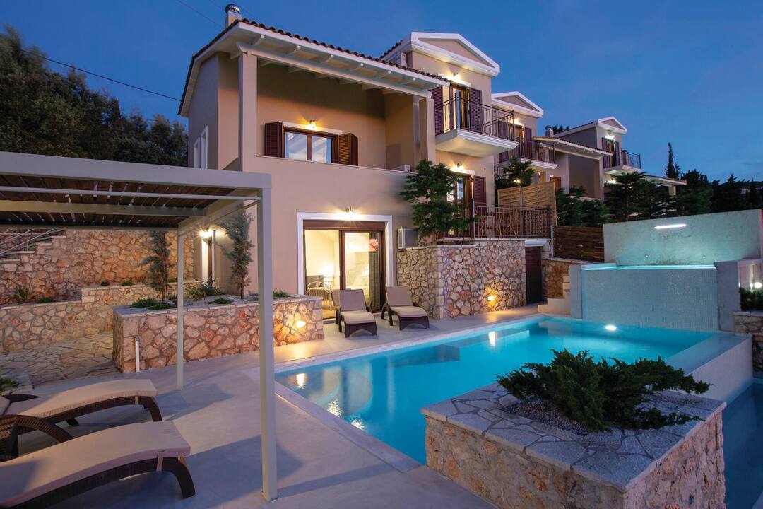 Superior Duplex 2 Bedroom Villa with Private Infinity Pool and Terrace