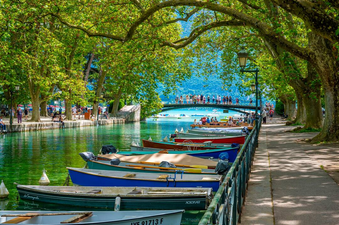 Puente de los Amores, Lake Annecy, France