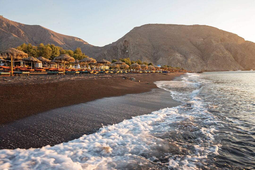 Perissa Beach