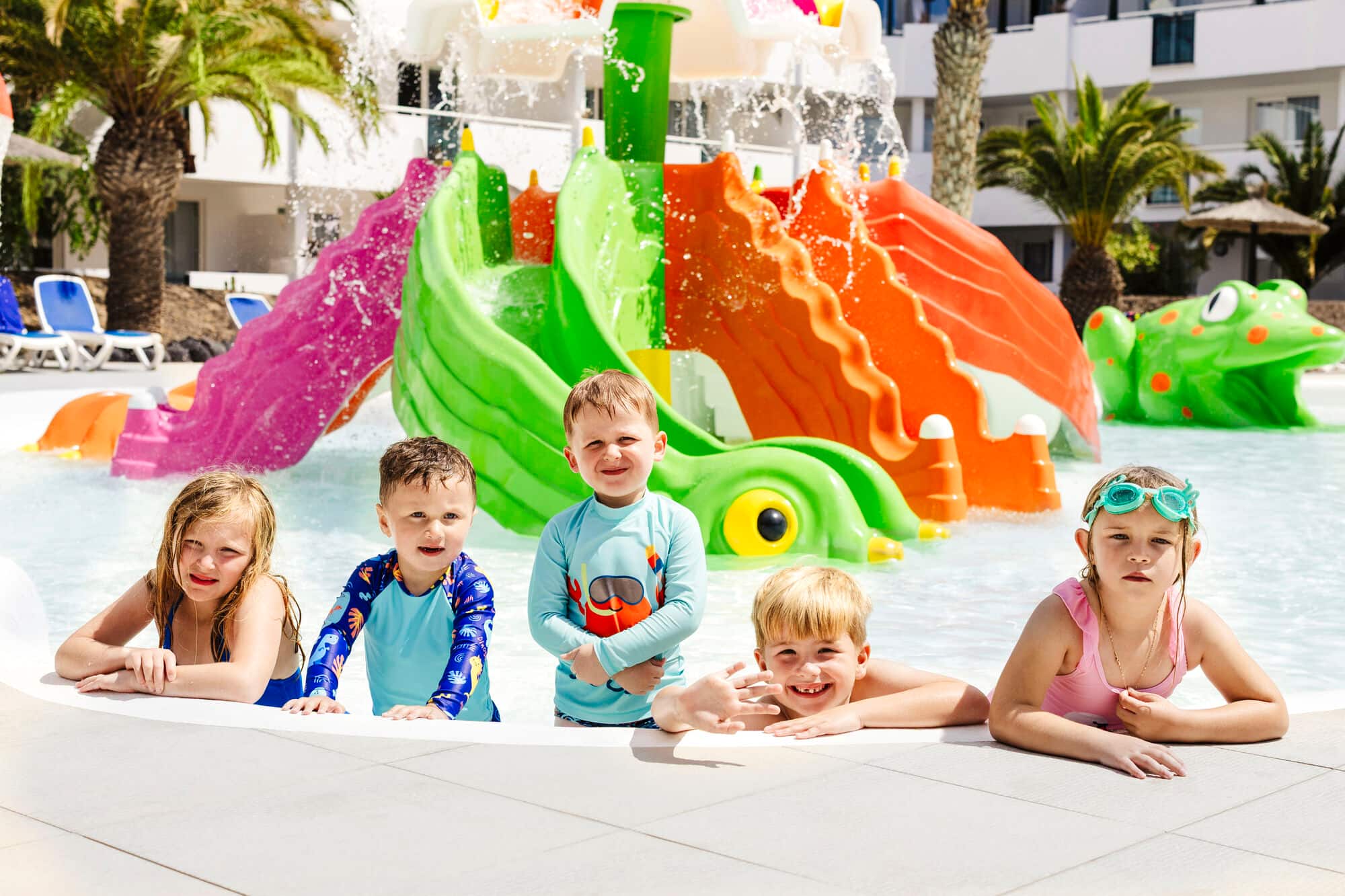  Children in Kids splash pool.