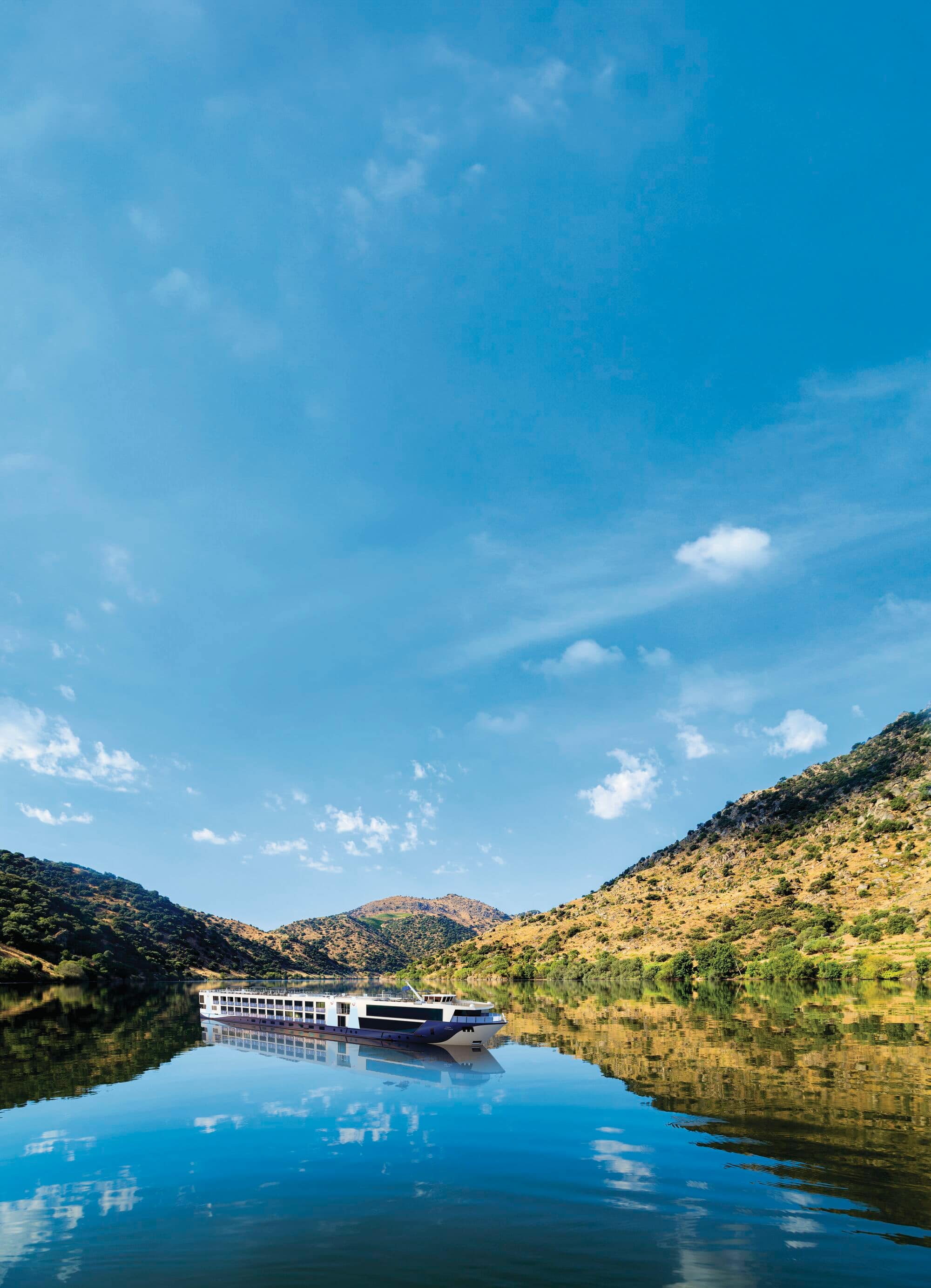 Exterior of TUI Luzia.