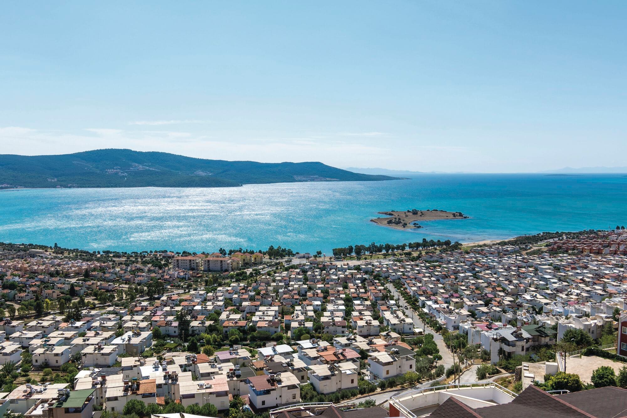 A view over Akbuk, towards the ocean