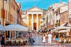Piazza Giacomo Matteotti, Bardolino, Italy