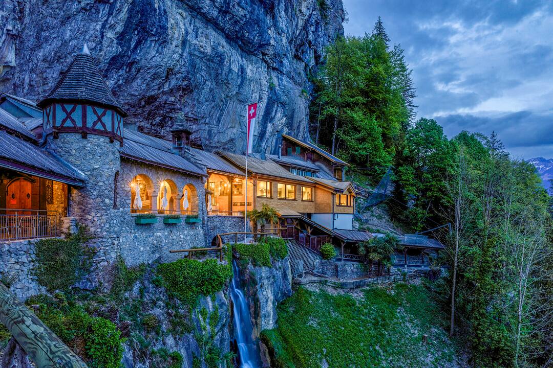 © Interlaken Tourismus / Beleuchtung Restaurant, Interlaken, Switzerland