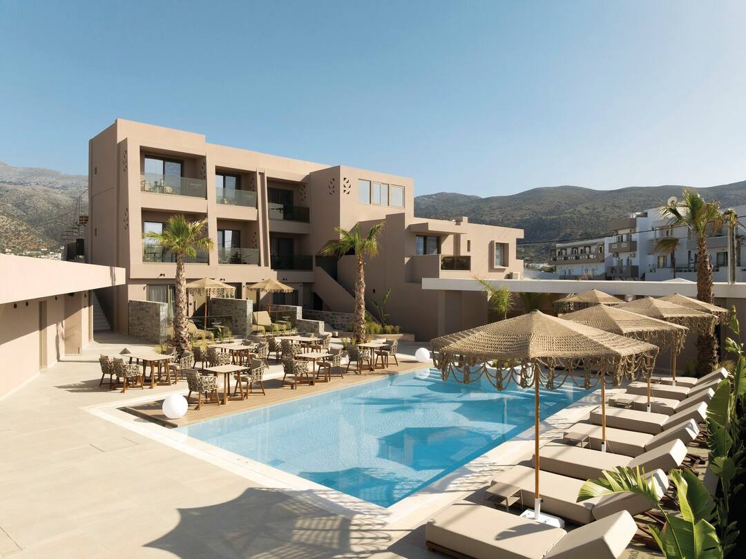 Varanda pool bar restaurant