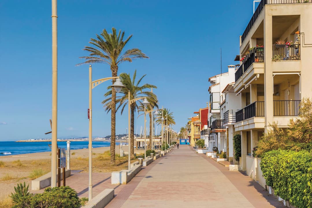 The promenade in Coma Ruga