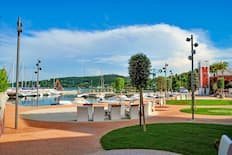 © Fulvio Vivenzi / Padenghe Sul Garda, Italy