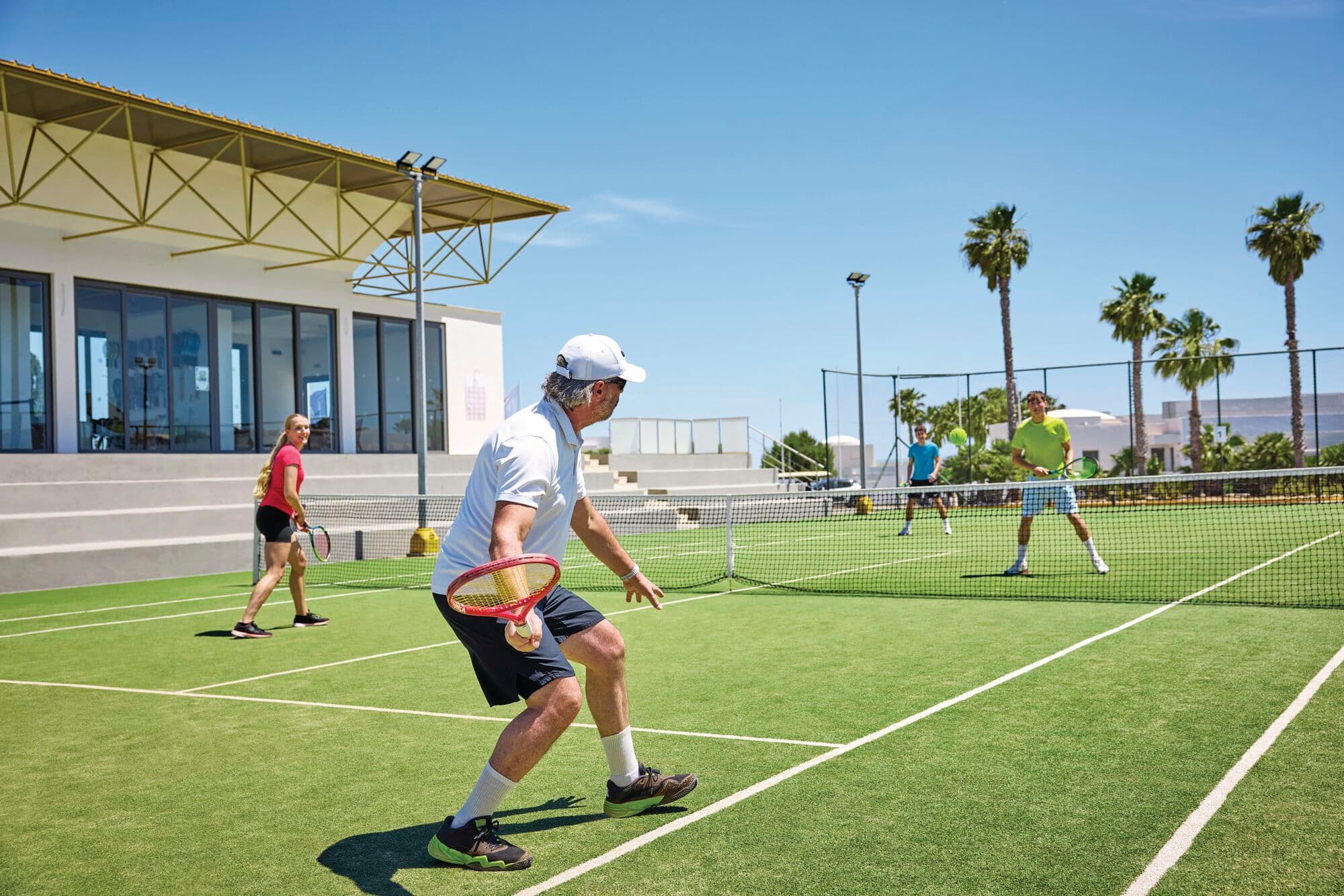 Guests playing tennis at the TUI MAGIC LIFE Plimmiri.