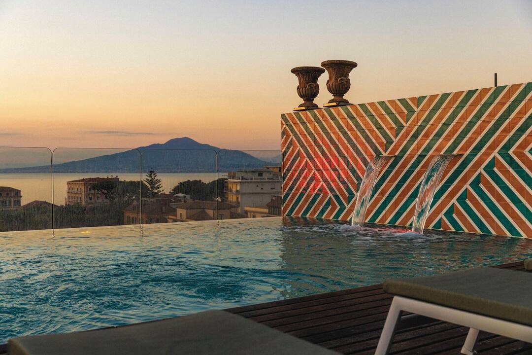 Infinity pool